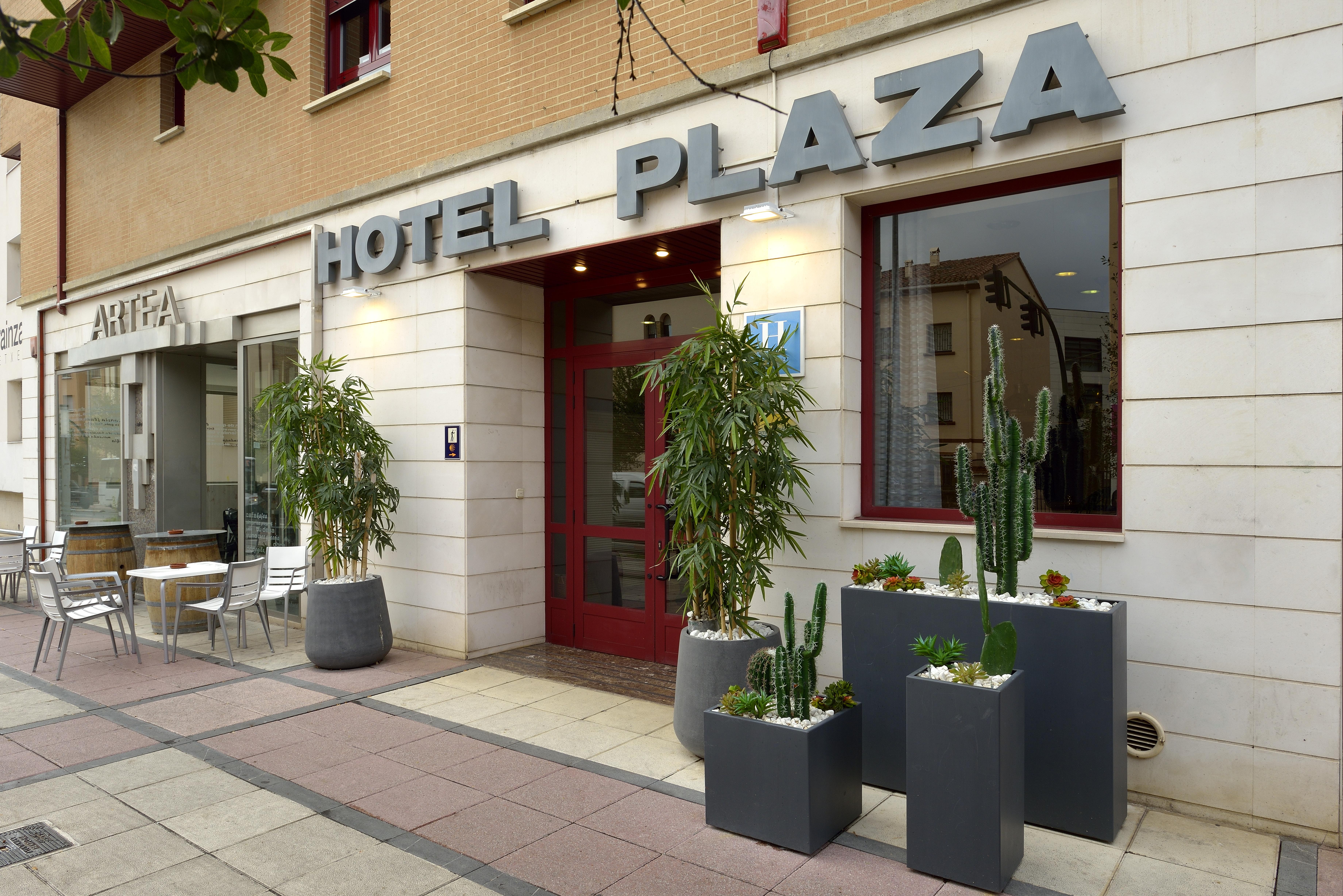 Hotel Pamplona Plaza Exterior photo